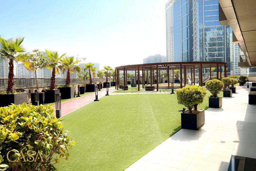 Lovely Big Studio W/ Burj Khalifa View In Downtown Dubaï Extérieur photo