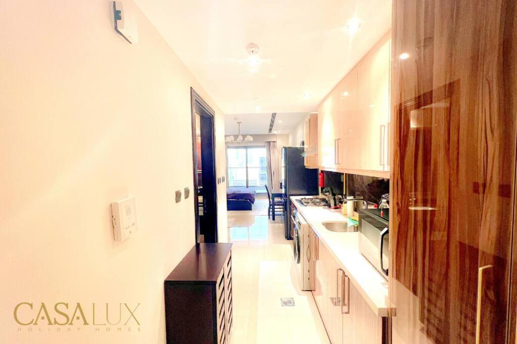 Lovely Big Studio W/ Burj Khalifa View In Downtown Dubaï Extérieur photo